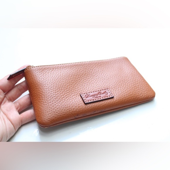 Dooney & Bourke Pebble Grain Zip Clutch/hand Bag - Picture 5 of 10